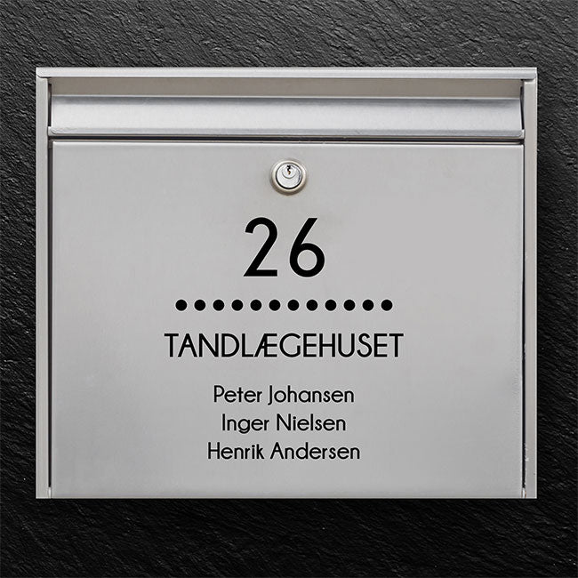Företagsskylt för brevlåda - tydligt husnummer, punktavgränsare och företagsnamn med personallista - väderbeständig vinyl