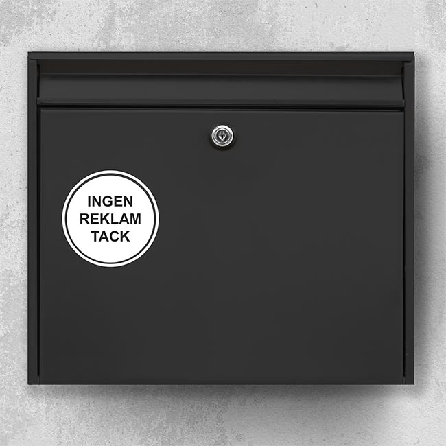 Brevlåda med rund skylt ”Ingen reklam, tack” – vit cirkel på svart dörr, väderbeständig klistermärke