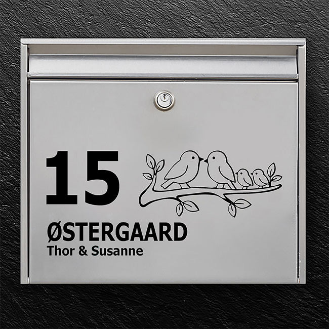 Namnskylt för brevlåda - motiv med fågelfamilj på gren - anpassa namn och husnummer - utomhuskvalitet