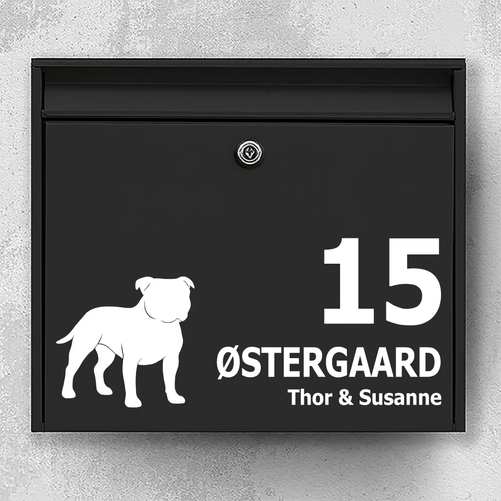 Brevlådeklistermärke med staffordshire bullterrier