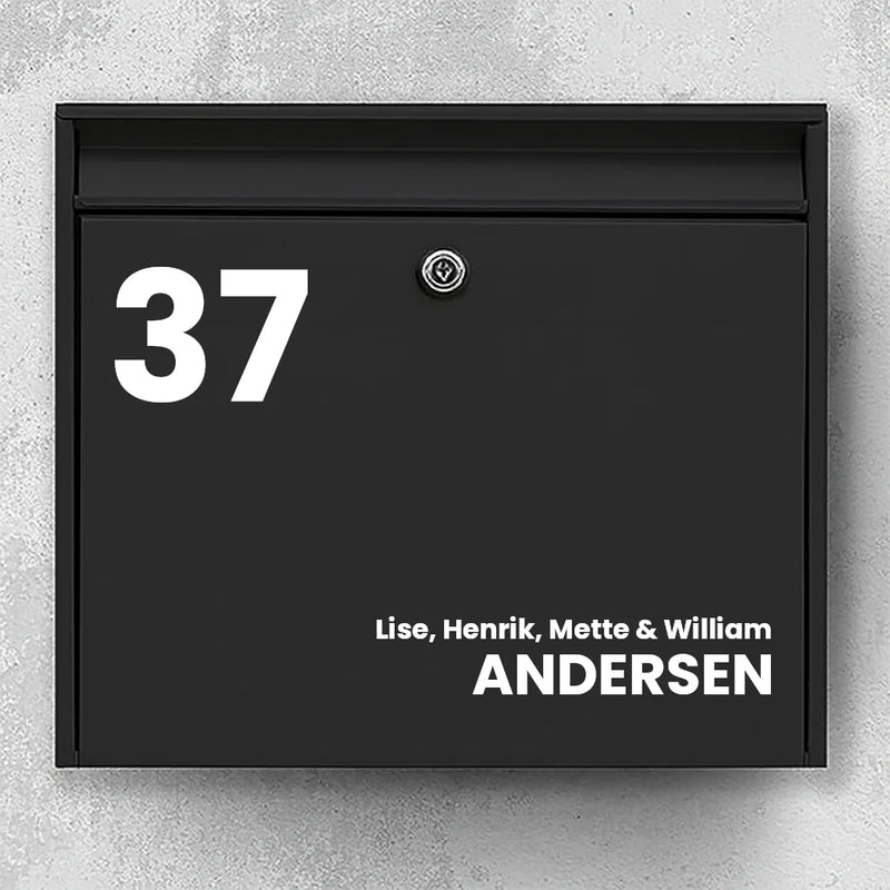 Brevlådeetikett – stort husnummer och efternamn (med förnamn)